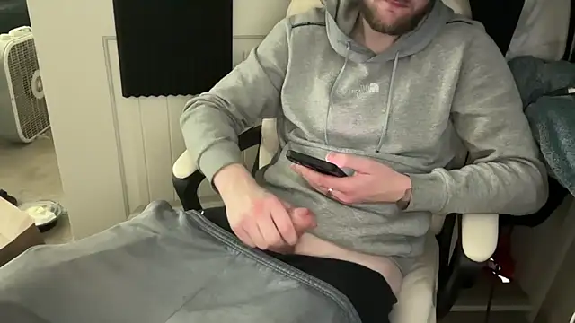 Snapshot of LoveItAllxHnH chatting on February 2026 06:55:02 PM LoveItAllxHnH online show from February 2026 06:55:02 PM