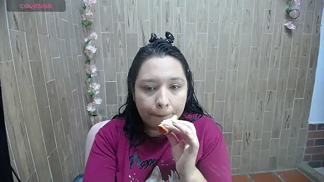 Snapshot of solyeria chatting on February 2025 12:03:01 AM solyeria online show from February 2025 12:03:01 AM