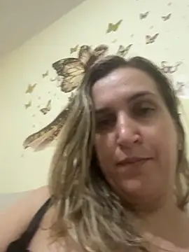 Snapshot of Bia_sexynovaes chatting on May 2026 12:16:02 AM Bia sexynovaes online show from May 2026 12:16:02 AM