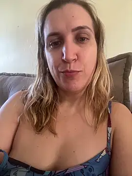 Snapshot of Bia_sexynovaes chatting on May 2026 02:03:01 PM Bia sexynovaes online show from May 2026 02:03:01 PM