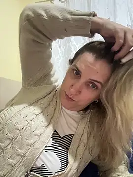 Snapshot of Bia_sexynovaes chatting on June 2026 01:34:02 AM Bia sexynovaes online show from June 2026 01:34:02 AM