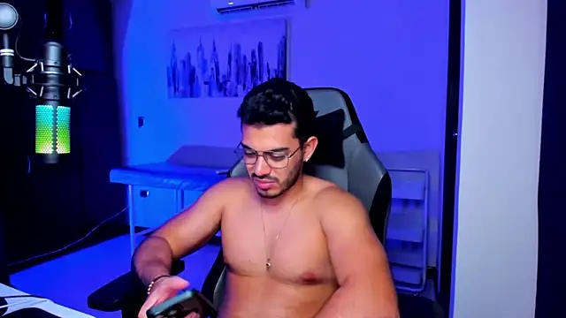 BrunoD31 online show from October 2025 04:37:01 AM