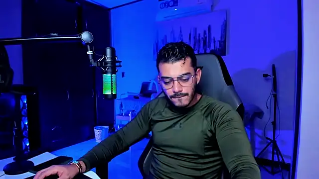 BrunoD31 online show from December 2025 03:23:01 AM