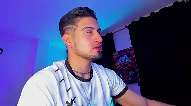 Giomar Reyes online show from January 2025 03:14:01 AM