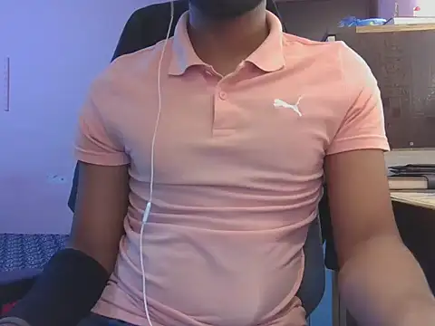 Snapshot of KissesBoyAD chatting on December 2025 05:50:01 PM KissesBoyAD online show from December 2025 05:50:01 PM