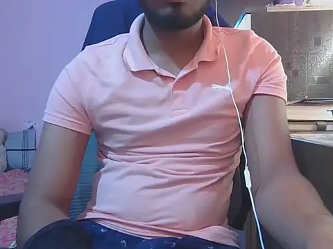 Snapshot of KissesBoyAD chatting on January 2026 06:43:02 PM KissesBoyAD online show from January 2026 06:43:02 PM