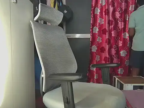 KissesBoyAD online show from February 2026 07:11:01 PM