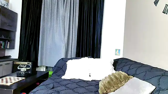 Snapshot of snowpanter chatting on December 2024 09:11:01 PM snowpanter online show from December 2024 09:11:01 PM