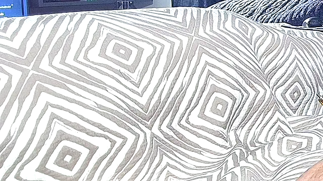 Snapshot of snowpanter chatting on January 2025 11:00:02 PM snowpanter online show from January 2025 11:00:02 PM