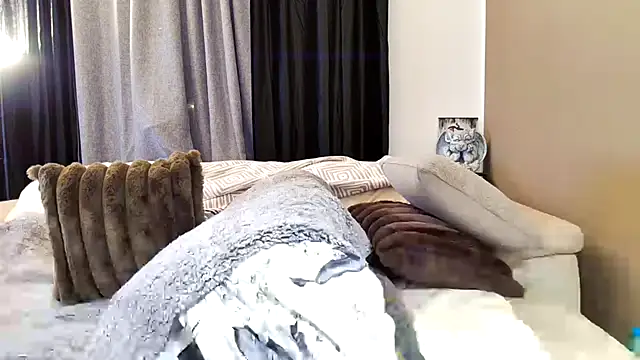 Snapshot of snowpanter chatting on February 2025 08:44:02 PM snowpanter online show from February 2025 08:44:02 PM