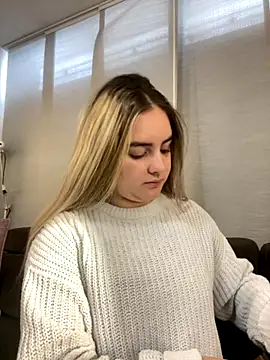 imlindapink online show from October 2025 04:04:02 PM