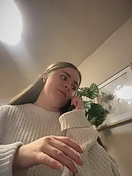 imlindapink online show from November 2025 05:02:01 PM