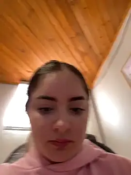 imlindapink online show from April 2026 07:18:02 PM