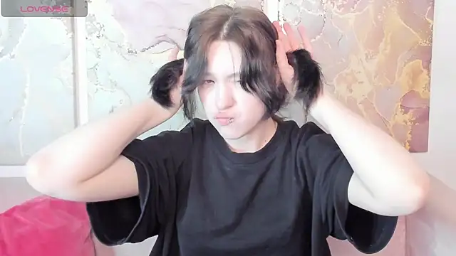 fiamoory online show from May 2026 08:19:01 AM