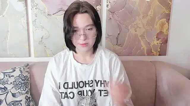 fiamoory online show from May 2026 02:08:02 AM
