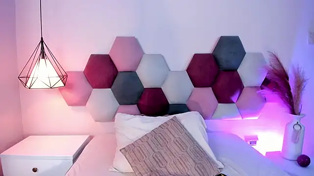 LaraGoldd online show from September 2025 12:36:02 AM