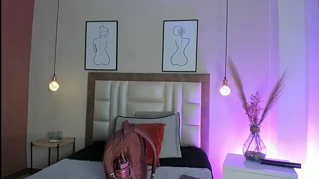 LaraGoldd online show from February 2026 09:31:01 PM