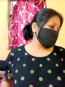 Radhikadavi879 online show from February 2025 07:44:02 AM