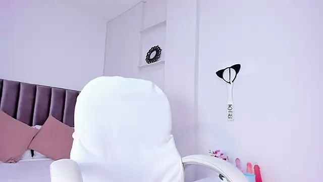 alisson sanders online show from February 2025 06:56:01 PM