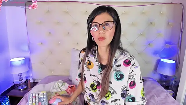  jade white  online show from March 2025 12:35:02 PM