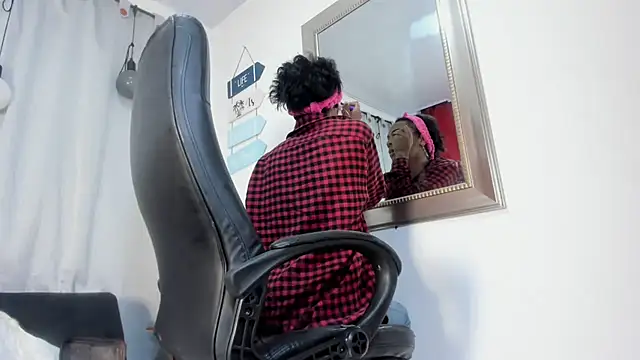 Strella ferrera online show from March 2025 04:08:02 AM