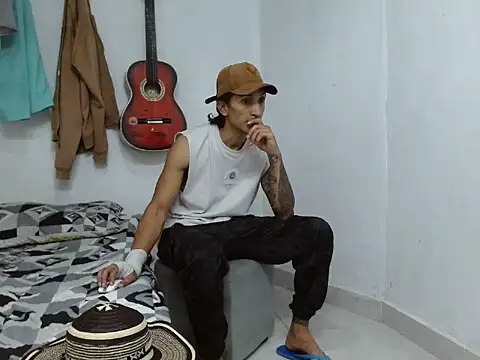 Snapshot of latino_hotxxx chatting on March 2025 02:21:01 AM latino hotxxx online show from March 2025 02:21:01 AM