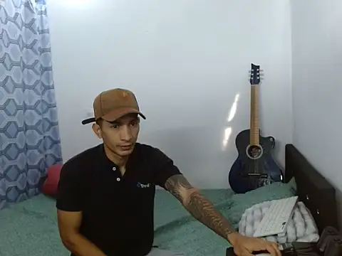 Snapshot of latino_hotxxx chatting on November 2025 02:17:01 PM latino hotxxx online show from November 2025 02:17:01 PM