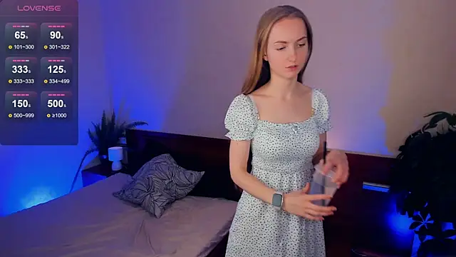 EsmaCarll online show from December 2024 02:02:01 AM