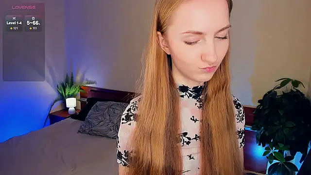 EsmaCarll online show from December 2024 11:14:01 PM