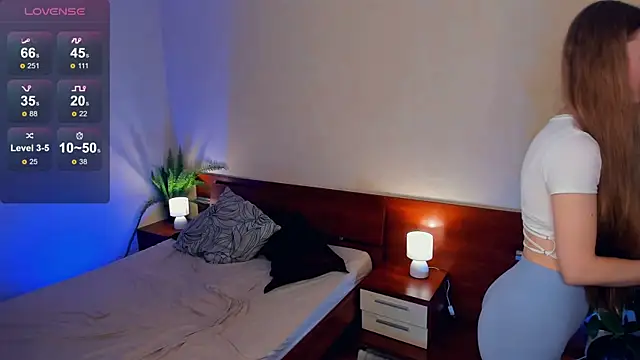 EsmaCarll online show from December 2024 08:10:02 PM