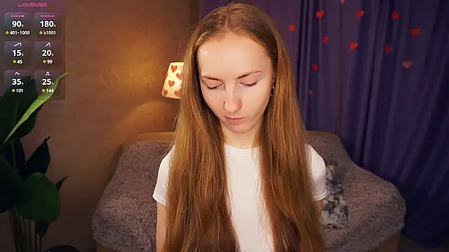 EsmaCarll online show from February 2025 08:28:02 PM