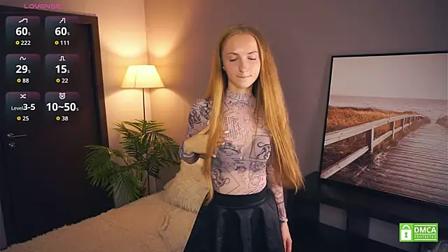 EsmaCarll online show from September 2025 09:03:02 PM