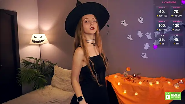 EsmaCarll online show from October 2025 08:31:01 PM