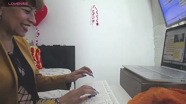 Snapshot of Angelina_Stone_65 chatting on February 2025 12:19:02 AM Angelina Stone 65 online show from February 2025 12:19:02 AM