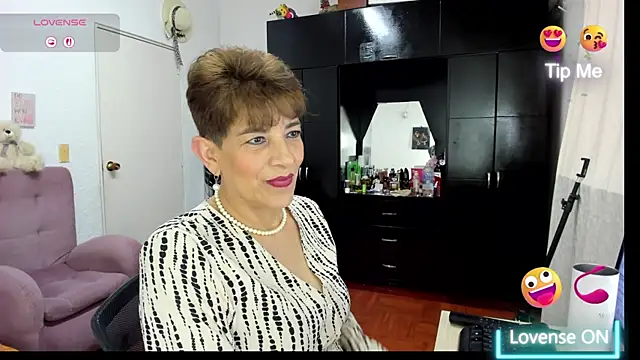 Snapshot of Angelina_Stone_65 chatting on November 2025 10:10:01 PM Angelina Stone 65 online show from November 2025 10:10:01 PM