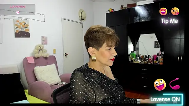 Snapshot of Angelina_Stone_65 chatting on November 2025 09:50:01 PM Angelina Stone 65 online show from November 2025 09:50:01 PM