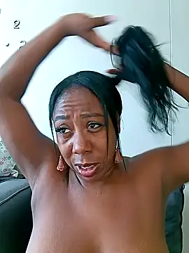 IsabellaaSmith online show from December 2024 05:04:02 PM