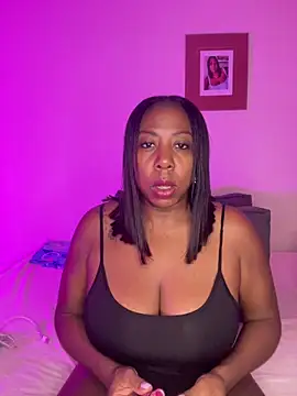 Snapshot of IsabellaaSmith chatting on June 2026 01:33:01 AM IsabellaaSmith online show from June 2026 01:33:01 AM