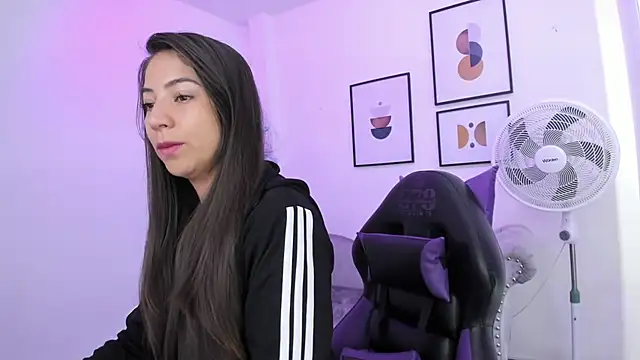 Ema louis  online show from January 2025 12:30:02 PM