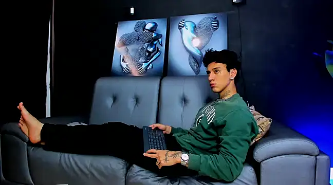 Snapshot of JUSTIN_FULLER1 chatting on December 2024 03:06:01 PM JUSTIN FULLER1 online show from December 2024 03:06:01 PM