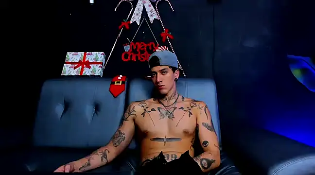 Snapshot of JUSTIN_FULLER1 chatting on December 2024 04:58:01 PM JUSTIN FULLER1 online show from December 2024 04:58:01 PM