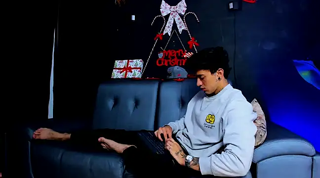 Snapshot of JUSTIN_FULLER1 chatting on December 2024 12:16:02 PM JUSTIN FULLER1 online show from December 2024 12:16:02 PM