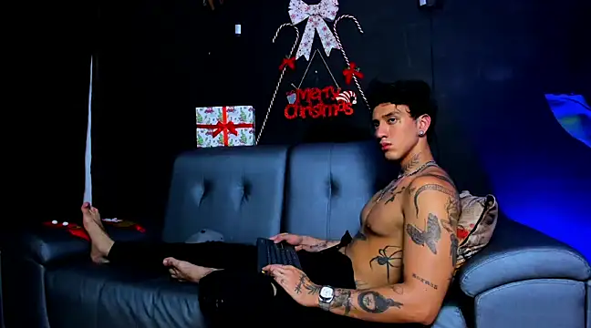 Snapshot of JUSTIN_FULLER1 chatting on December 2024 07:14:01 PM JUSTIN FULLER1 online show from December 2024 07:14:01 PM