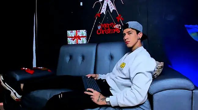 Snapshot of JUSTIN_FULLER1 chatting on December 2024 02:55:01 PM JUSTIN FULLER1 online show from December 2024 02:55:01 PM