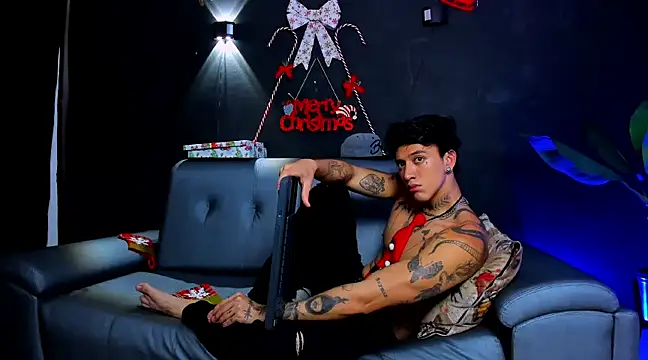 Snapshot of JUSTIN_FULLER1 chatting on December 2024 05:00:01 PM JUSTIN FULLER1 online show from December 2024 05:00:01 PM