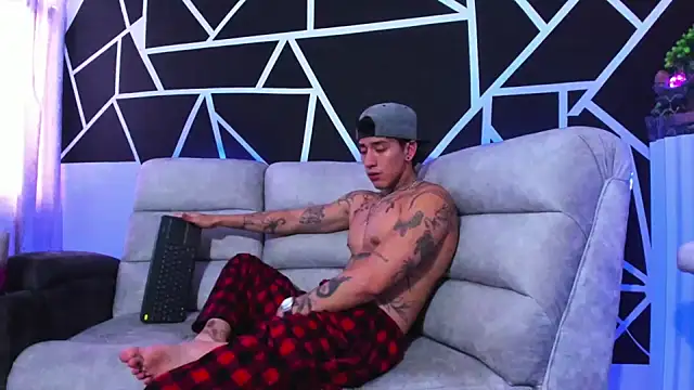 Snapshot of JUSTIN_FULLER1 chatting on February 2025 05:37:01 PM JUSTIN FULLER1 online show from February 2025 05:37:01 PM