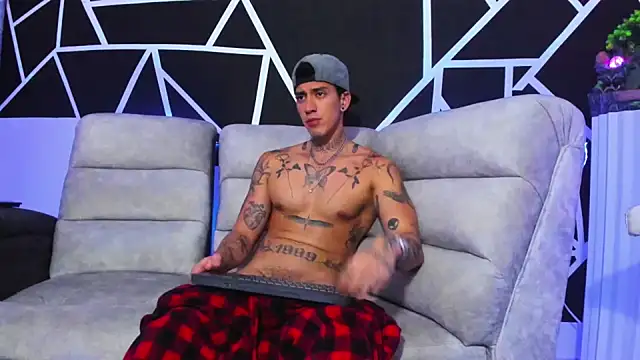 Snapshot of JUSTIN_FULLER1 chatting on February 2025 10:55:01 PM JUSTIN FULLER1 online show from February 2025 10:55:01 PM