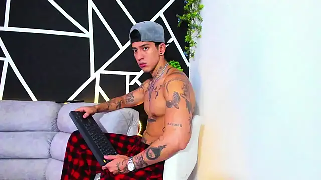 Snapshot of JUSTIN_FULLER1 chatting on February 2025 03:20:02 PM JUSTIN FULLER1 online show from February 2025 03:20:02 PM