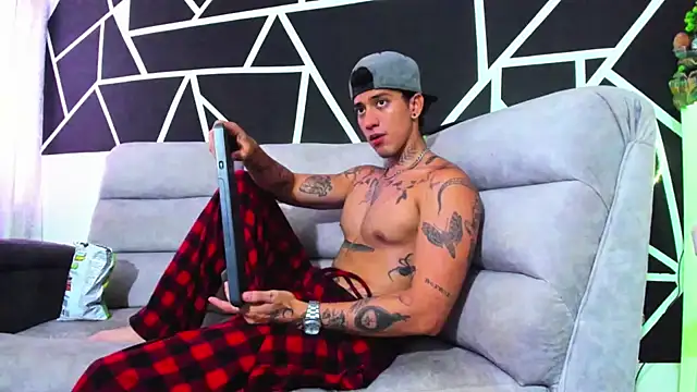 Snapshot of JUSTIN_FULLER1 chatting on February 2025 06:24:02 PM JUSTIN FULLER1 online show from February 2025 06:24:02 PM