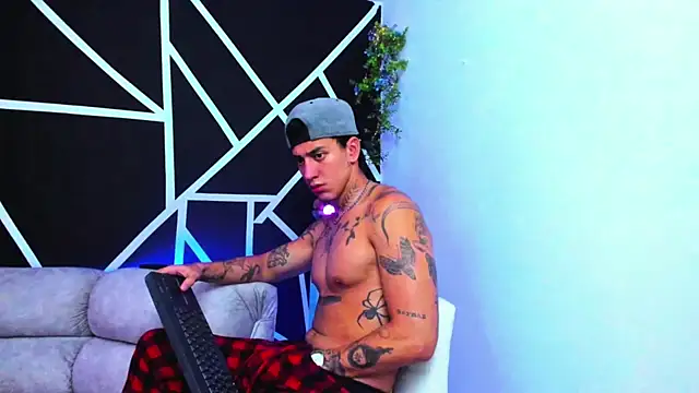 Snapshot of JUSTIN_FULLER1 chatting on February 2025 02:18:01 PM JUSTIN FULLER1 online show from February 2025 02:18:01 PM